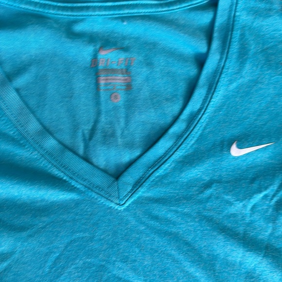 Nike dri-fit t-shirt - Picture 3 of 3